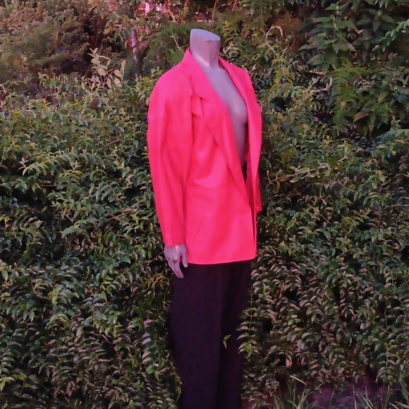 TOFFS (KOREA) LADIES RED VINTAGE GENUINE LEATHER (1) BUTTON LUXURY COAT/JACKET - Picture 5 of 17